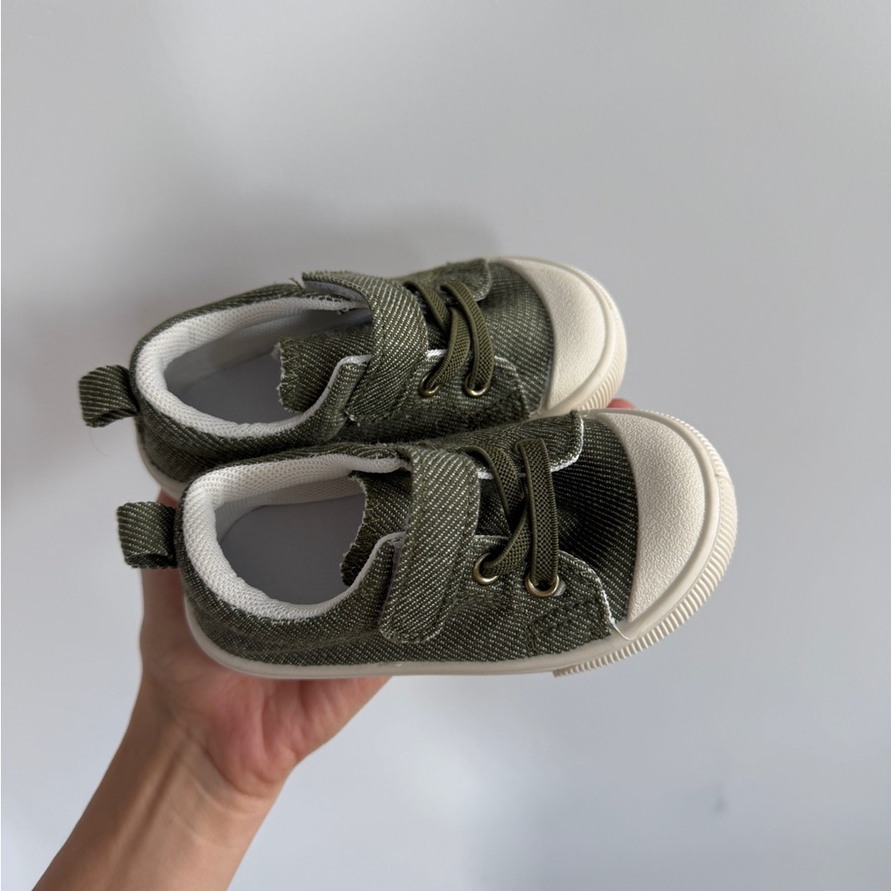 Green and White Velcro Sneakers with Rubber Sole